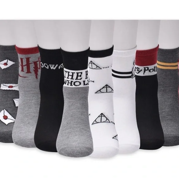 10 pack Warner Bros. Harry Potter Red and Gray Socks - Picture 4 of 5